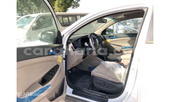 Sayi Imported Hyundai Tucson White Mota in Import - Dubai a Ashanti Sayi Imported Hyundai Tucson White Mota in Import - Dubai a Ashanti