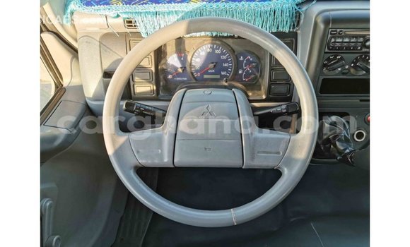 Ra Imported Mitsubishi Fuso funfun Ọkọ̀ akẹ́rù ńlá in Import - Dubai ni Ashanti Ra Imported Mitsubishi Fuso funfun Ọkọ̀ akẹ́rù ńlá in Import - Dubai ni Ashanti