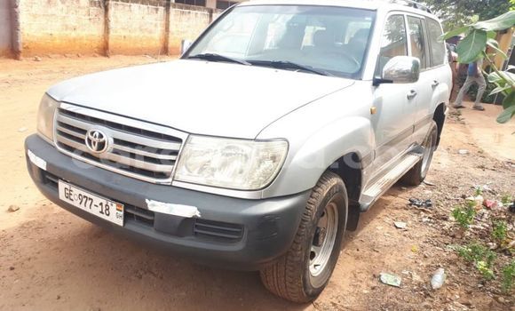 Sayi Na hannu Toyota Land Cruiser Azurfa Mota in Accra a Greater Accra Sayi Na hannu Toyota Land Cruiser Azurfa Mota in Accra a Greater Accra