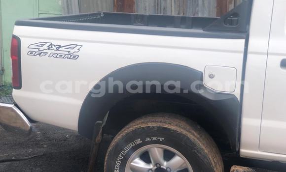 Sayi Na hannu Nissan Hardbody White Mota in Accra a Greater Accra Sayi Na hannu Nissan Hardbody White Mota in Accra a Greater Accra