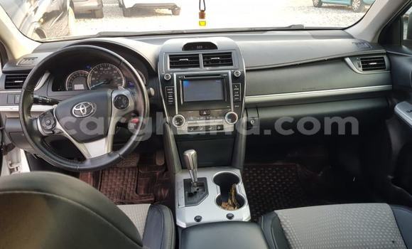 Sayi Na hannu Toyota Camry White Mota in Accra a Greater Accra Sayi Na hannu Toyota Camry White Mota in Accra a Greater Accra