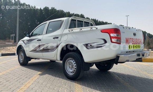 Ra Imported Mitsubishi L200 funfun Ọkọ̀ in Import - Dubai ni Ashanti Ra Imported Mitsubishi L200 funfun Ọkọ̀ in Import - Dubai ni Ashanti