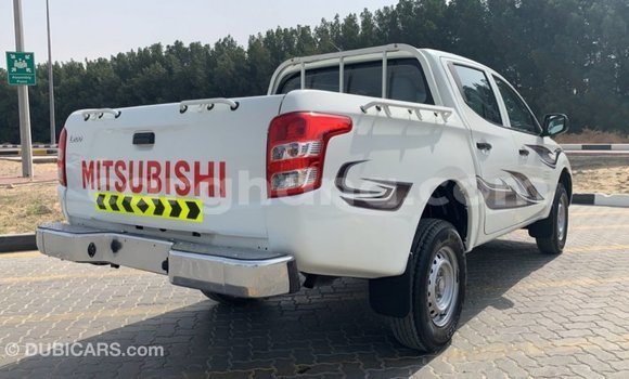 Ra Imported Mitsubishi L200 funfun Ọkọ̀ in Import - Dubai ni Ashanti Ra Imported Mitsubishi L200 funfun Ọkọ̀ in Import - Dubai ni Ashanti