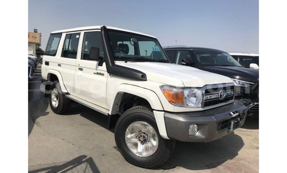 Ra Imported Toyota Land Cruiser funfun Ọkọ̀ in Import - Dubai ni Ashanti Ra Imported Toyota Land Cruiser funfun Ọkọ̀ in Import - Dubai ni Ashanti