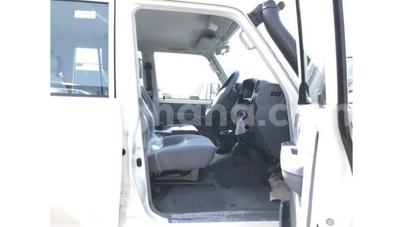 Big with watermark toyota land cruiser ashanti import dubai 18486