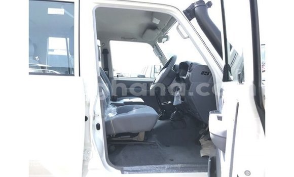 Ra Imported Toyota Land Cruiser funfun Ọkọ̀ in Import - Dubai ni Ashanti Ra Imported Toyota Land Cruiser funfun Ọkọ̀ in Import - Dubai ni Ashanti