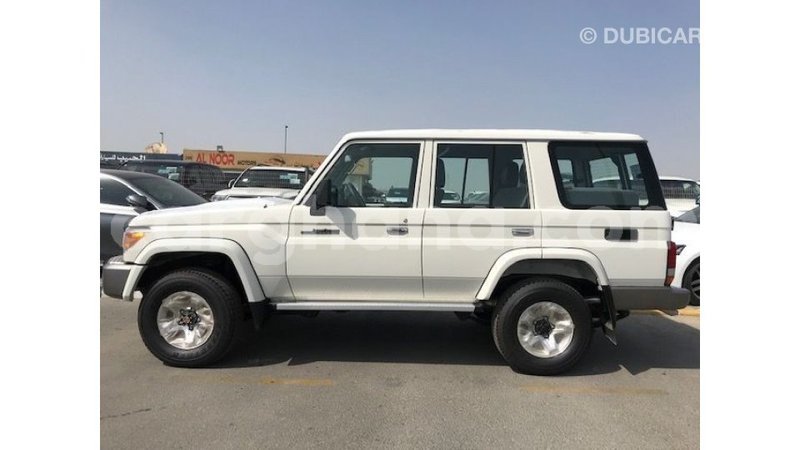 Big with watermark toyota land cruiser ashanti import dubai 18486