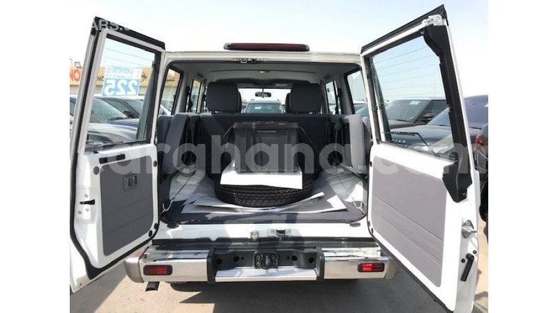 Big with watermark toyota land cruiser ashanti import dubai 18486