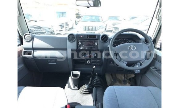 Ra Imported Toyota Land Cruiser funfun Ọkọ̀ in Import - Dubai ni Ashanti Ra Imported Toyota Land Cruiser funfun Ọkọ̀ in Import - Dubai ni Ashanti