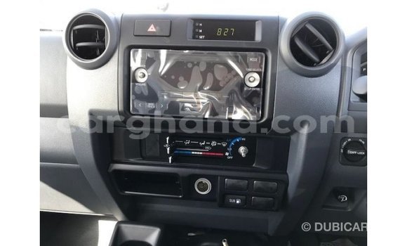 Sayi Imported Toyota Land Cruiser White Mota in Import - Dubai a Ashanti Sayi Imported Toyota Land Cruiser White Mota in Import - Dubai a Ashanti