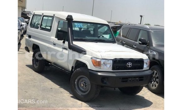 Buy Import Toyota Land Cruiser White Car in Import - Dubai in Ashanti Buy Import Toyota Land Cruiser White Car in Import - Dubai in Ashanti
