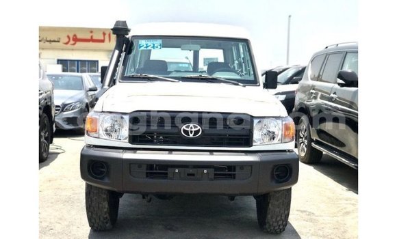 Buy Import Toyota Land Cruiser White Car in Import - Dubai in Ashanti Buy Import Toyota Land Cruiser White Car in Import - Dubai in Ashanti
