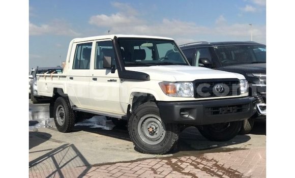 Ra Imported Toyota Land Cruiser funfun Ọkọ̀ in Import - Dubai ni Ashanti Ra Imported Toyota Land Cruiser funfun Ọkọ̀ in Import - Dubai ni Ashanti