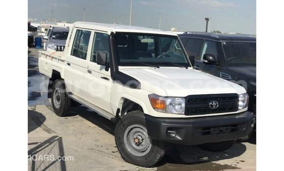 Ra Imported Toyota Land Cruiser funfun Ọkọ̀ in Import - Dubai ni Ashanti Ra Imported Toyota Land Cruiser funfun Ọkọ̀ in Import - Dubai ni Ashanti