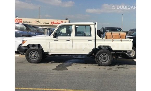 Ra Imported Toyota Land Cruiser funfun Ọkọ̀ in Import - Dubai ni Ashanti Ra Imported Toyota Land Cruiser funfun Ọkọ̀ in Import - Dubai ni Ashanti