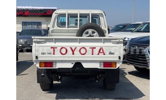Buy Import Toyota Land Cruiser White Car in Import - Dubai in Ashanti Buy Import Toyota Land Cruiser White Car in Import - Dubai in Ashanti