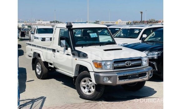 Buy Import Toyota Land Cruiser White Car in Import - Dubai in Ashanti Buy Import Toyota Land Cruiser White Car in Import - Dubai in Ashanti