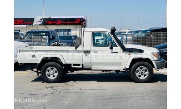 Buy Import Toyota Land Cruiser White Car in Import - Dubai in Ashanti Buy Import Toyota Land Cruiser White Car in Import - Dubai in Ashanti