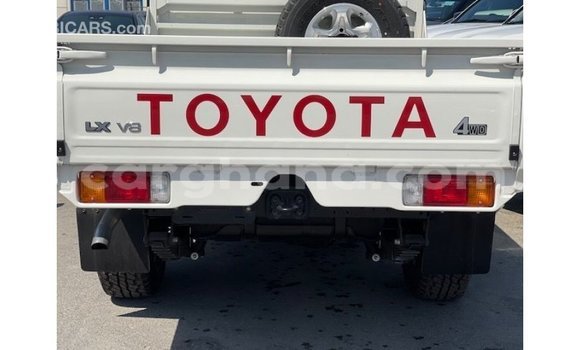 Buy Import Toyota Land Cruiser White Car in Import - Dubai in Ashanti Buy Import Toyota Land Cruiser White Car in Import - Dubai in Ashanti