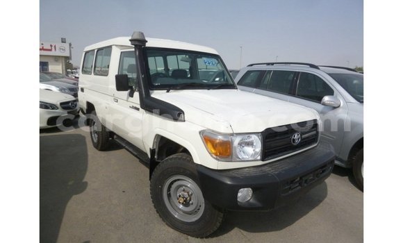 Ra Imported Toyota Land Cruiser funfun Ọkọ̀ in Import - Dubai ni Ashanti Ra Imported Toyota Land Cruiser funfun Ọkọ̀ in Import - Dubai ni Ashanti