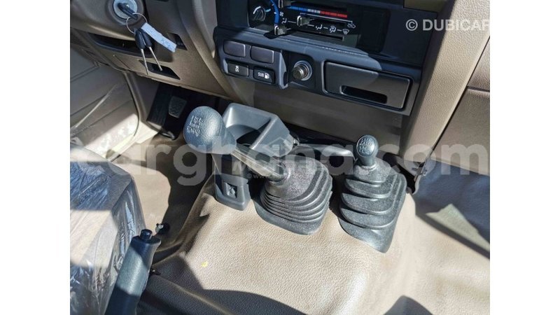 Big with watermark toyota land cruiser ashanti import dubai 18521