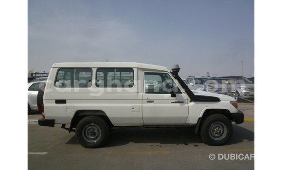 Ra Imported Toyota Land Cruiser funfun Ọkọ̀ in Import - Dubai ni Ashanti Ra Imported Toyota Land Cruiser funfun Ọkọ̀ in Import - Dubai ni Ashanti