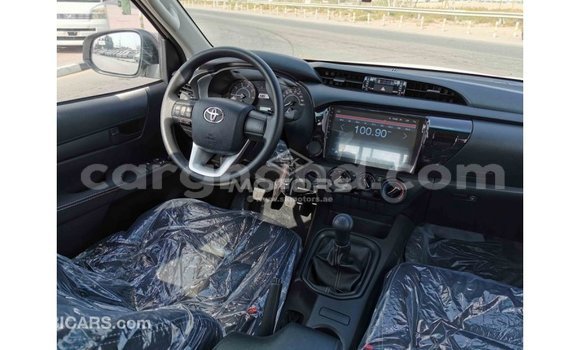 Sayi Imported Toyota Hilux White Mota in Import - Dubai a Ashanti Sayi Imported Toyota Hilux White Mota in Import - Dubai a Ashanti