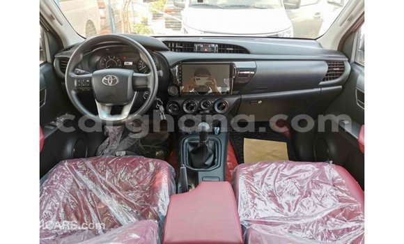 Ra Imported Toyota Hilux funfun Ọkọ̀ in Import - Dubai ni Ashanti Ra Imported Toyota Hilux funfun Ọkọ̀ in Import - Dubai ni Ashanti