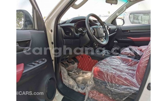 Ra Imported Toyota Hilux funfun Ọkọ̀ in Import - Dubai ni Ashanti Ra Imported Toyota Hilux funfun Ọkọ̀ in Import - Dubai ni Ashanti