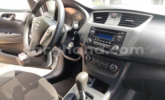 Ra Tuntun Nissan Sentra funfun Ọkọ̀ in Weija ni Greater Accra