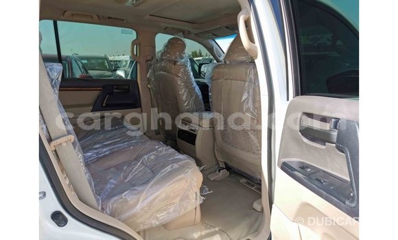 Ra Imported Toyota Land Cruiser funfun Ọkọ̀ in Import - Dubai ni Ashanti Ra Imported Toyota Land Cruiser funfun Ọkọ̀ in Import - Dubai ni Ashanti