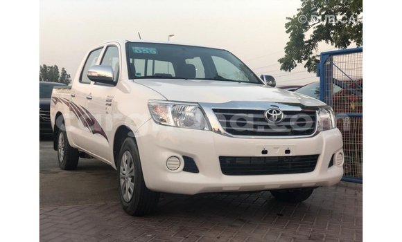 Buy Import Toyota Hilux White Car in Import - Dubai in Ashanti Buy Import Toyota Hilux White Car in Import - Dubai in Ashanti