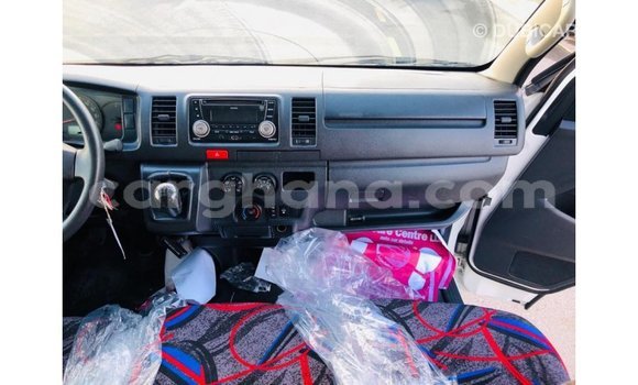 Sayi Imported Toyota Hiace White Mota in Import - Dubai a Ashanti Sayi Imported Toyota Hiace White Mota in Import - Dubai a Ashanti