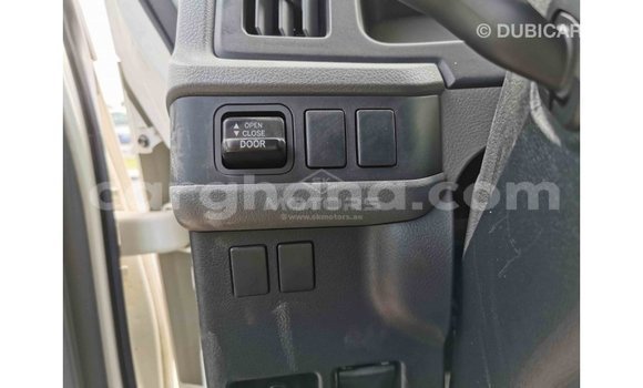 Sayi Imported Toyota Coaster White Mota in Import - Dubai a Ashanti Sayi Imported Toyota Coaster White Mota in Import - Dubai a Ashanti