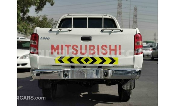 Buy Import Mitsubishi L200 White Car in Import - Dubai in Ashanti Buy Import Mitsubishi L200 White Car in Import - Dubai in Ashanti