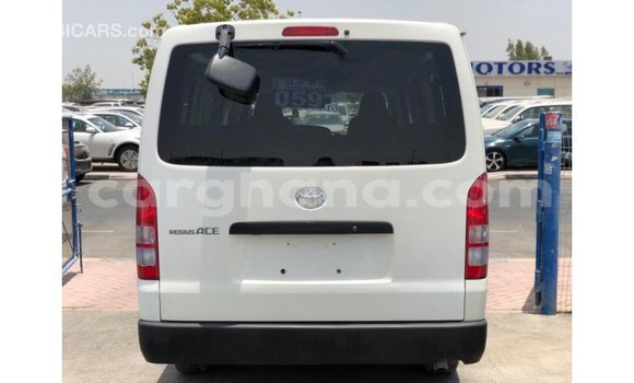 Sayi Imported Toyota Hiace White Mota in Import - Dubai a Ashanti Sayi Imported Toyota Hiace White Mota in Import - Dubai a Ashanti