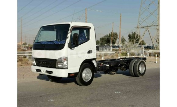 Sayi Imported Mitsubishi Fuso White Babbar mota in Import - Dubai a Ashanti Sayi Imported Mitsubishi Fuso White Babbar mota in Import - Dubai a Ashanti