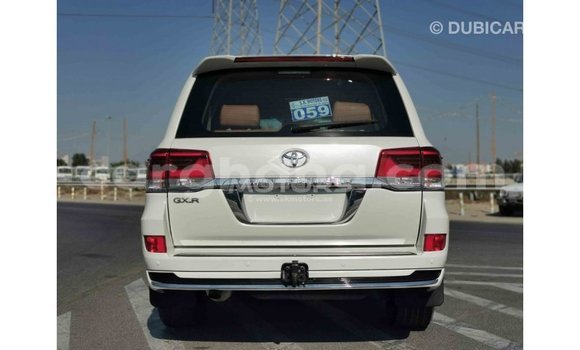 Buy Import Toyota Land Cruiser White Car in Import - Dubai in Ashanti Buy Import Toyota Land Cruiser White Car in Import - Dubai in Ashanti