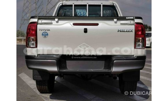 Ra Imported Toyota Hilux funfun Ọkọ̀ in Import - Dubai ni Ashanti Ra Imported Toyota Hilux funfun Ọkọ̀ in Import - Dubai ni Ashanti