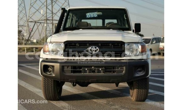 Ra Imported Toyota Land Cruiser funfun Ọkọ̀ in Import - Dubai ni Ashanti Ra Imported Toyota Land Cruiser funfun Ọkọ̀ in Import - Dubai ni Ashanti