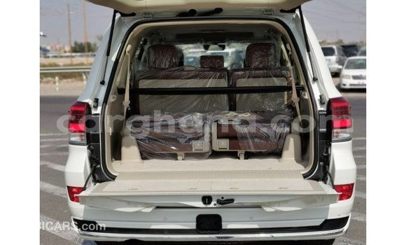 Buy Import Toyota Land Cruiser White Car in Import - Dubai in Ashanti Buy Import Toyota Land Cruiser White Car in Import - Dubai in Ashanti