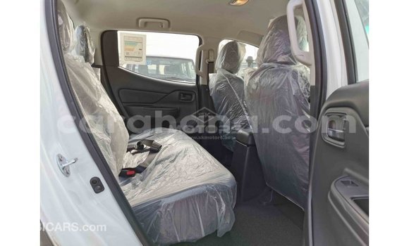 Buy Import Mitsubishi L200 White Car in Import - Dubai in Ashanti Buy Import Mitsubishi L200 White Car in Import - Dubai in Ashanti