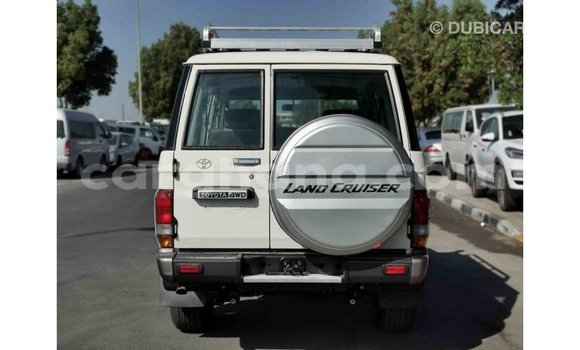 Sayi Imported Toyota Land Cruiser White Mota in Import - Dubai a Ashanti Sayi Imported Toyota Land Cruiser White Mota in Import - Dubai a Ashanti