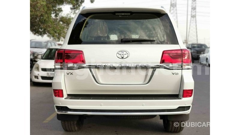 Big with watermark toyota land cruiser ashanti import dubai 18951