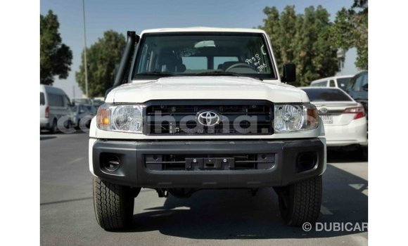 Buy Import Toyota Land Cruiser White Car in Import - Dubai in Ashanti Buy Import Toyota Land Cruiser White Car in Import - Dubai in Ashanti