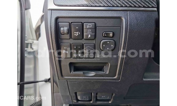 Ra Imported Toyota Land Cruiser funfun Ọkọ̀ in Import - Dubai ni Ashanti Ra Imported Toyota Land Cruiser funfun Ọkọ̀ in Import - Dubai ni Ashanti