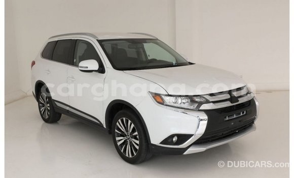 Ra Imported Mitsubishi Outlander funfun Ọkọ̀ in Import - Dubai ni Ashanti Ra Imported Mitsubishi Outlander funfun Ọkọ̀ in Import - Dubai ni Ashanti