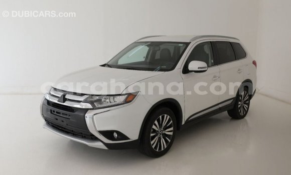 Ra Imported Mitsubishi Outlander funfun Ọkọ̀ in Import - Dubai ni Ashanti Ra Imported Mitsubishi Outlander funfun Ọkọ̀ in Import - Dubai ni Ashanti