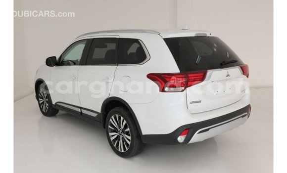 Ra Imported Mitsubishi Outlander funfun Ọkọ̀ in Import - Dubai ni Ashanti Ra Imported Mitsubishi Outlander funfun Ọkọ̀ in Import - Dubai ni Ashanti