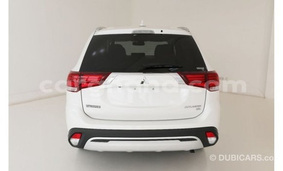 Ra Imported Mitsubishi Outlander funfun Ọkọ̀ in Import - Dubai ni Ashanti Ra Imported Mitsubishi Outlander funfun Ọkọ̀ in Import - Dubai ni Ashanti